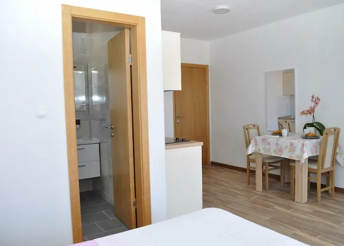 Ljubica Ljuban * Makarska