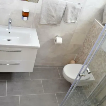 Ljubica Ljuban * 마카르스카